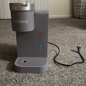 Keurig Single Serve Hot and Iced coffee maker